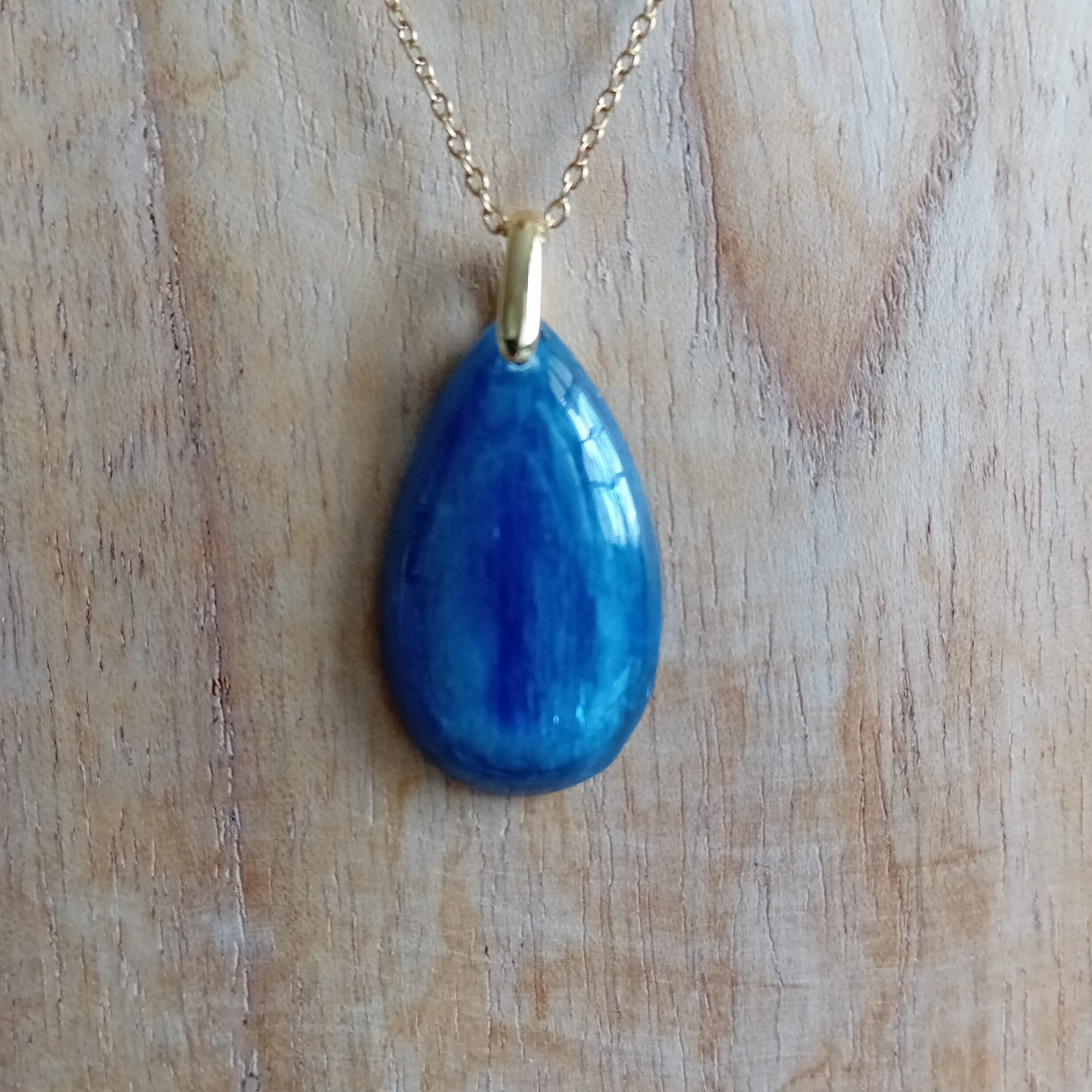 Ras de cou Cyanite bleue 3cm x 1,5cm